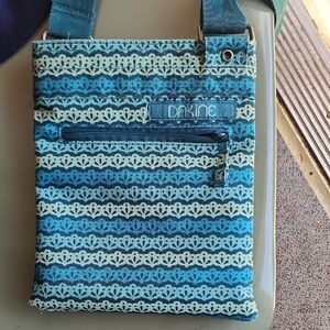 Dakine Teal and Cream Patterned Crossbody Bag